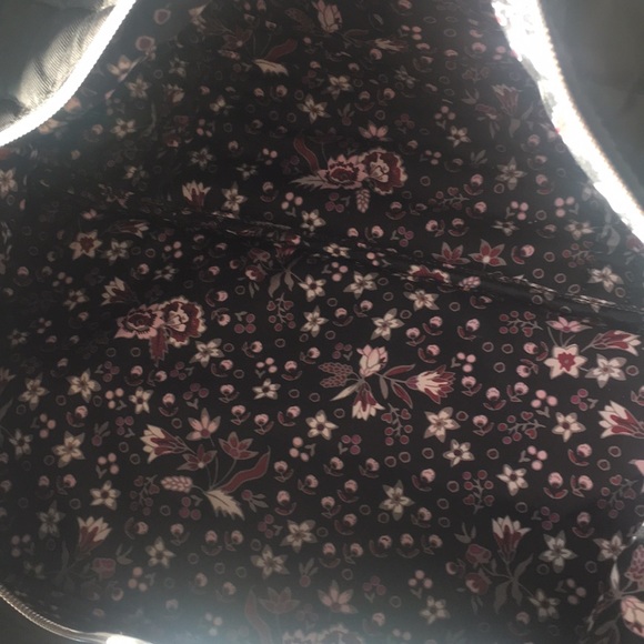 VERA BRADLEY WATER RESISTANT DUFFEL - Picture 6 of 8